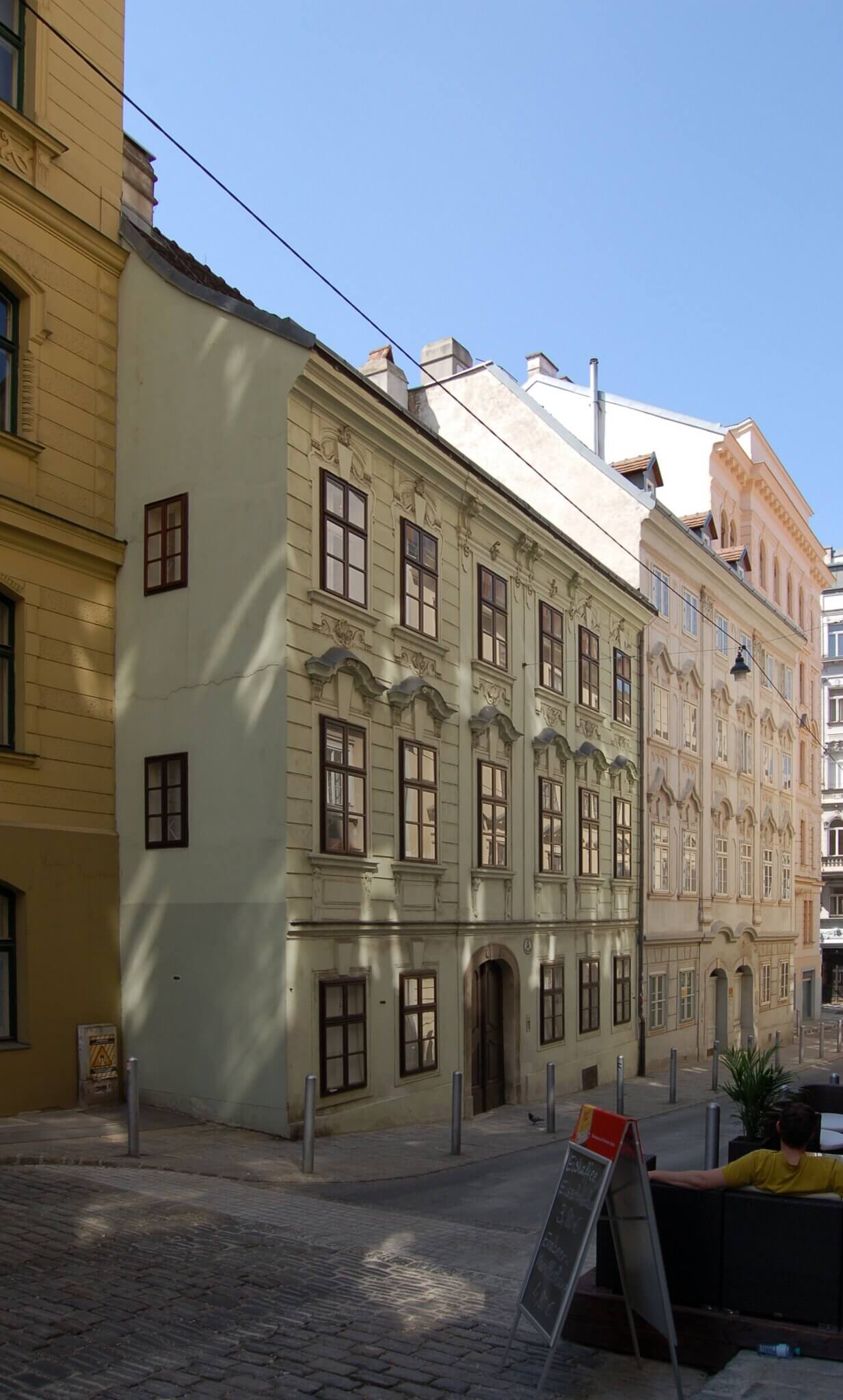 Barockes Vorstadthaus, 1070 Wien, Gardegasse 5 (5 Wohnungen), credit: WBV-GPA